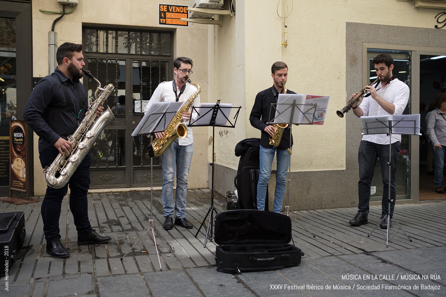 Música en la calle/música na rua